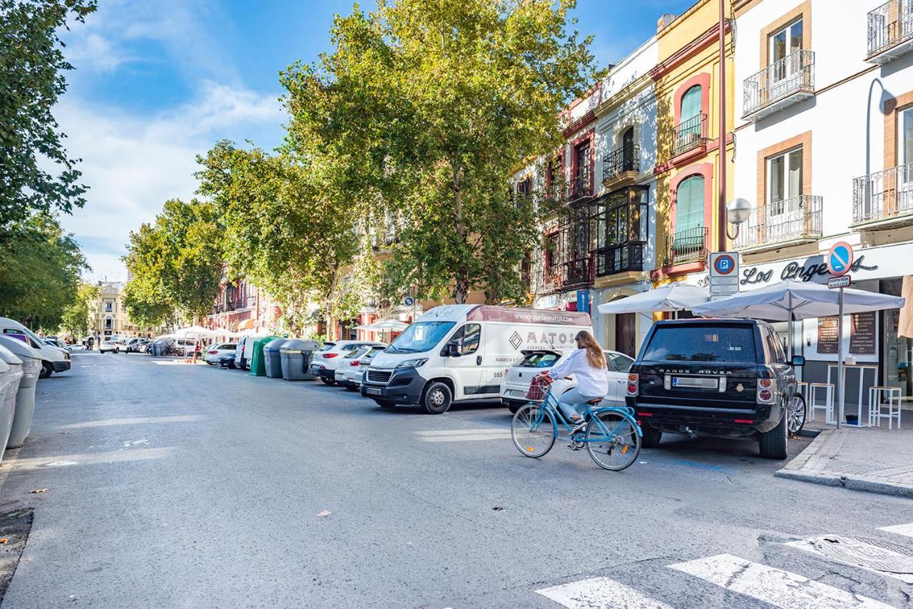 Alohamundi Adriano, Seville